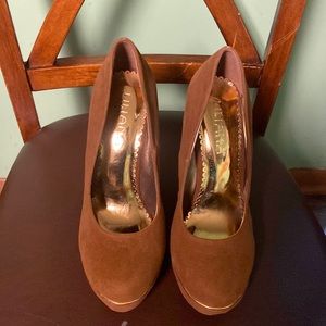 Liliana - Natasha wedges - Brown & gold trim wedges size 9 w/original box.